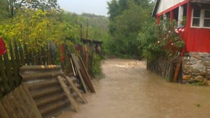 [FOTO] De patru zile fără apă, la Mehadia