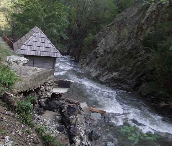 Morile pe apă de la Șopotul Vechi – cele mai vechi mori de pe Valea Almăjului!