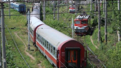 Apele restricţionează circulaţia trenurilor în sud-vestul ţării