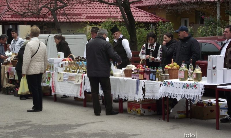 Târg de produse tradiţionale la Herculane