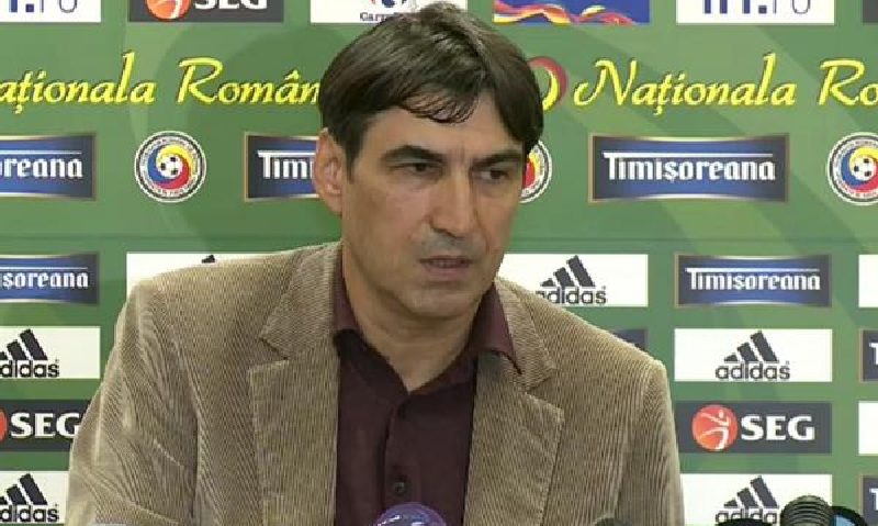 Numirea unui nou antrenor la naţionala de fotbal a fost amănată