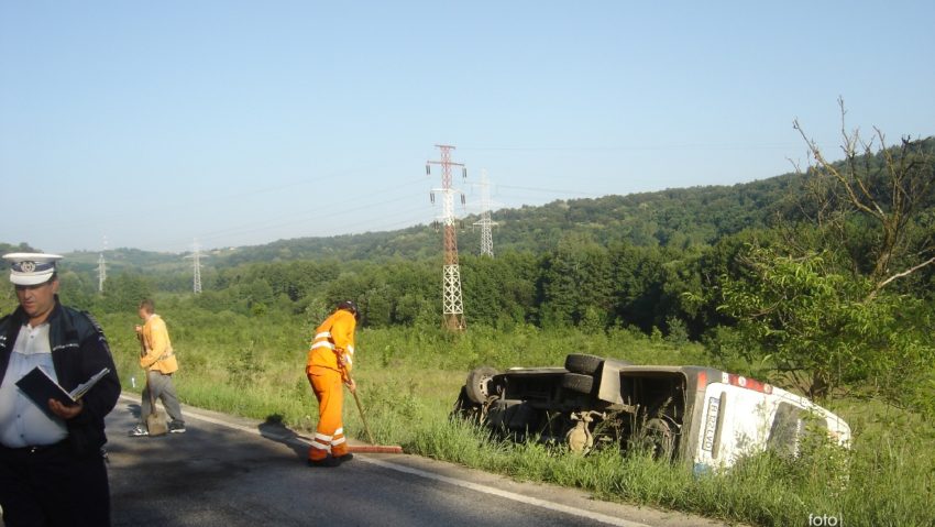 Pericol pe drumul care leagă Reşiţa de Caransebeş