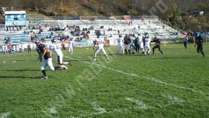 Reşiţa Locomotives vs Timișoara 89ers, în primul meci din sezonul 2015 al Campionatului Naţional de fotbal american