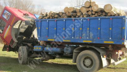 Lemn fără acte şi maşină fără ITP