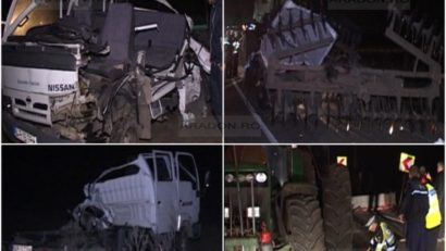 Un microbuz în care se aflau trei copii a intrat într-un tractor