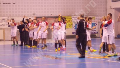 [FOTO] HC Adrian Petrea Reşiţa s-a distanţat în fruntea seriei B a Diviziei A de handbal masculin