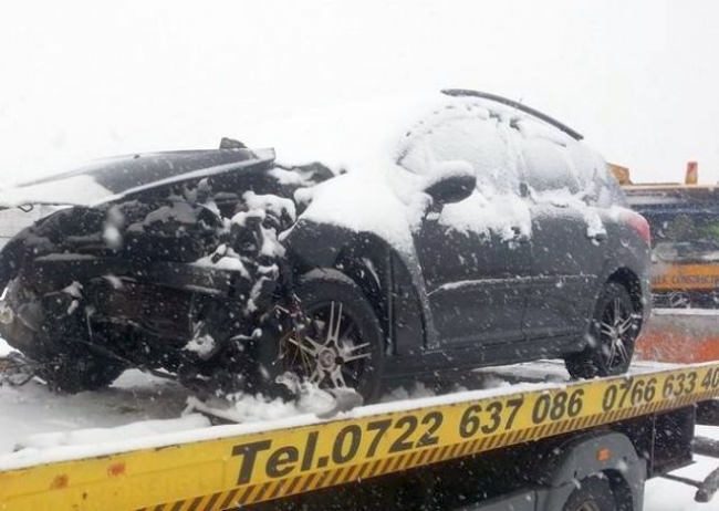 Accident din cauza zăpezii