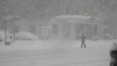 Furtună de zăpadă la Moscova: trafic paralizat, zboruri anulate