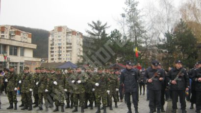 Soldaţii şi gradaţii profesionişti, menţinuţi în activitate până la 55 de ani