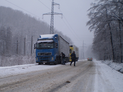 Circulaţie restricţionată pe DE 70 de un tir