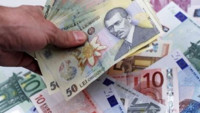 1.500 de români cu credite în franci elvețieni au ieșit în stradă