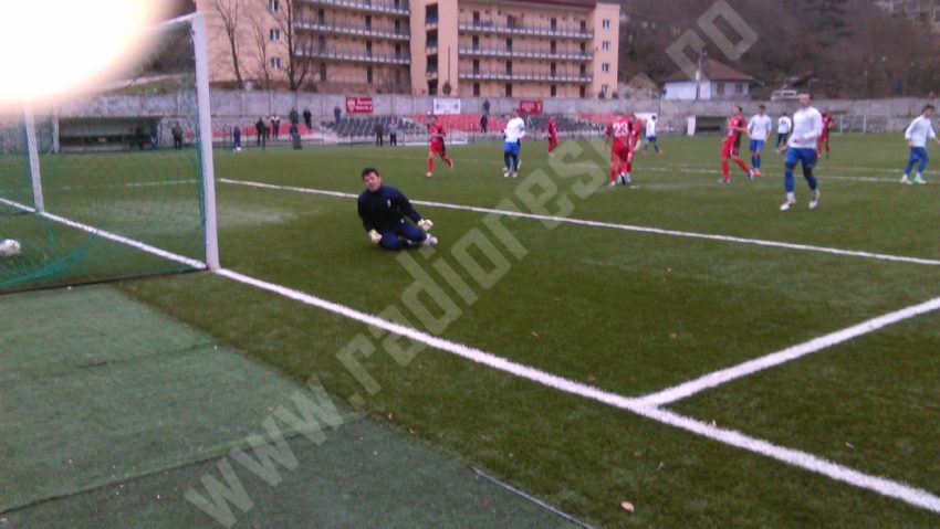 [FOTO] Metalul Reşiţa a câştigat amicalul cu Vulturii Lugoj