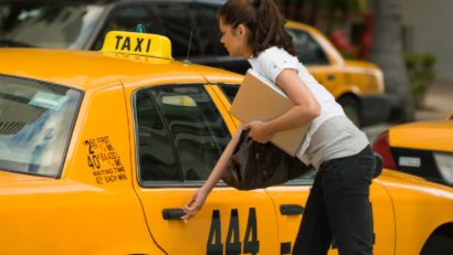 Taximetrişti fără autorizaţii