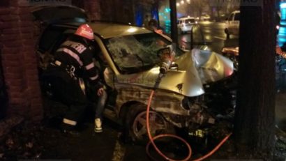 Grav accident de circulaţie. Doi bărbaţi au ajuns la spital