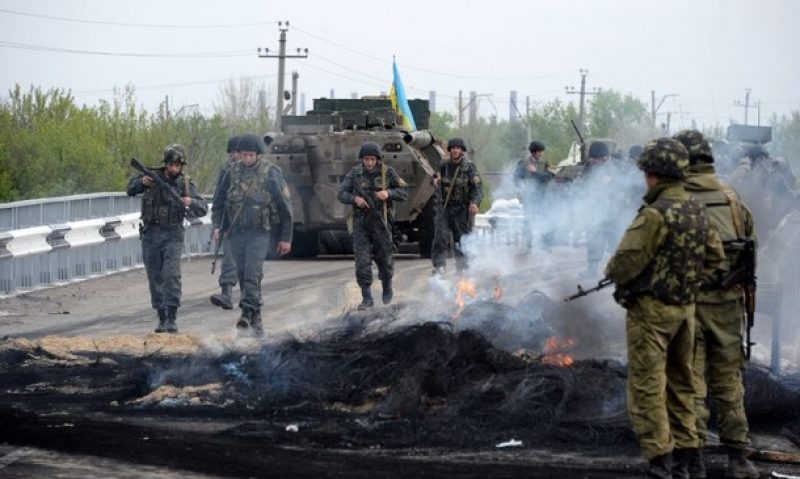 „Lupte feroce” pe aeroportul din Donetk