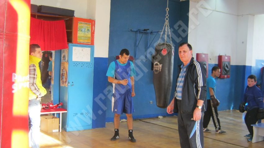 [FOTO/audio] Pugiliştii reşiţeni au obţinut două medalii la Cupa României pentru seniori