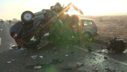 [VIDEO/FOTO] Doi morţi şi un rănit grav, într-un teribil accident de circulaţie