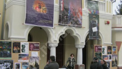 [FOTO] „Scena ca o stradă”, la Reşiţa. Zeci de actori din întreaga ţară vin în Banatul de Munte