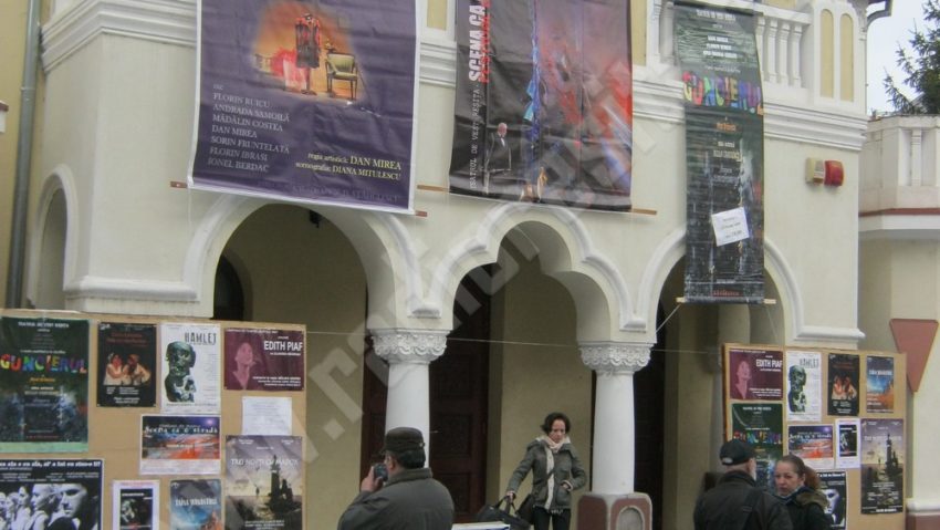 [FOTO] „Scena ca o stradă”, la Reşiţa. Zeci de actori din întreaga ţară vin în Banatul de Munte