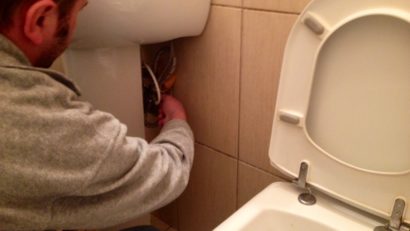 Aveţi probleme cu instațiile termice sau sanitare? Vă sar în ajutor angajații Primăriei Reșița!