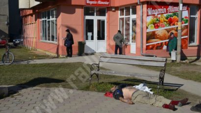 [FOTO] Om al străzii găsit mort în Caransebeș