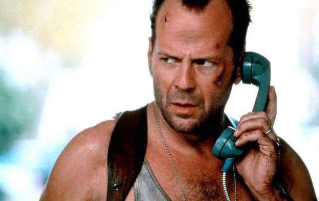 bruce willis - izismile.com