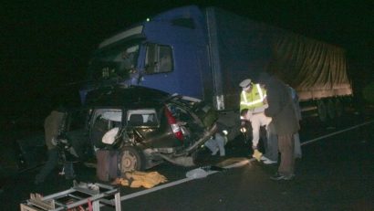 Accident la Glimboca. Un bărbat a murit după ce a fost lovit de un tir