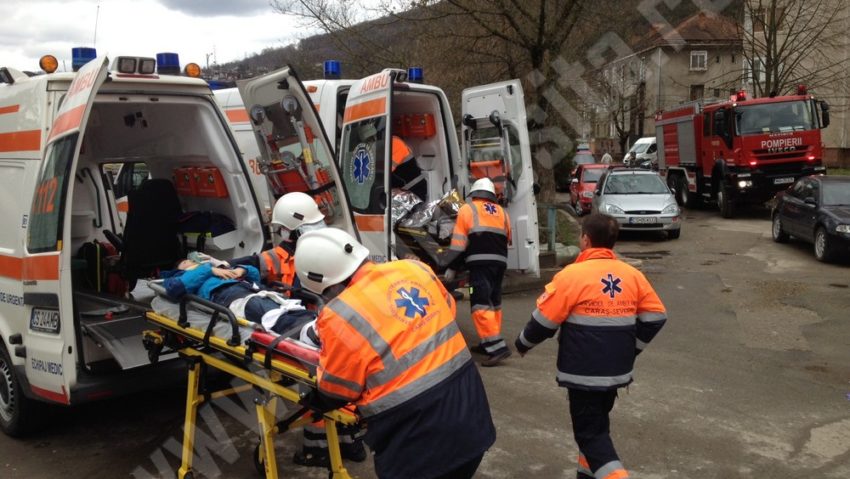 Grav accident rutier. O femeie a murit, iar soţul şi fetiţa au ajuns la spital