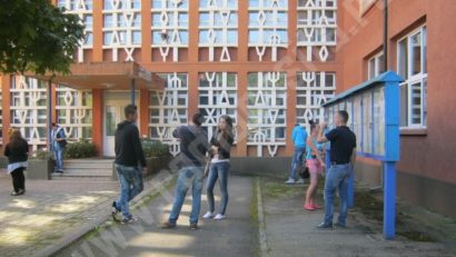 Elevii de clasa a VIII-a vor susţine mâine primul examen