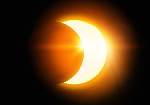 Trei evenimente astronomice rare, astăzi: Eclipsă solară, super-Luna şi echinocţiul de primăvară