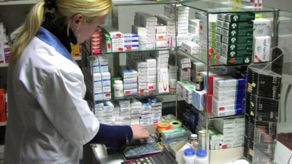 Două farmaciste din Reşiţa sunt suspecte de coronavirus! Unitatea a fost dezinfectată şi şi-a restrâns activitatea la 8 ore pe zi