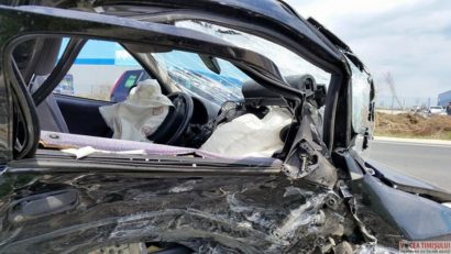 Accident produs de un tânăr beat şi fără permis