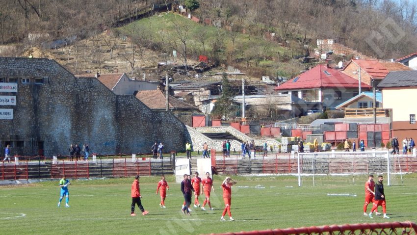 [audio] Problemele financiare de la clubul de fotbal Metalul Reşiţa afectează antrenamentele jucătorilor