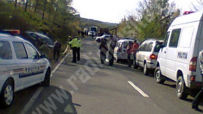 Accident grav la Caraşova. Cinci persoane au fost rănite!