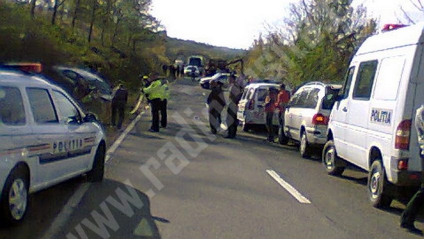 Accident grav la Caraşova. Cinci persoane au fost rănite!