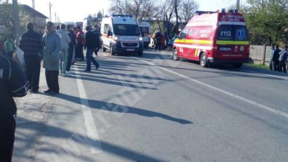 Doi morţi şi trei răniţi într-un accident pe DN6 în Mehedinţi