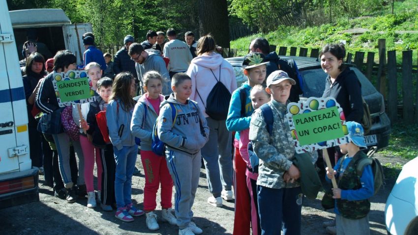 [FOTO] Molizii stabilizează Valea Sirinia