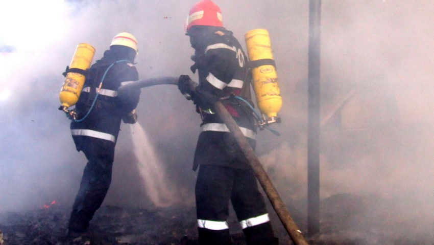 15 tone de fân au ars ca o torţă