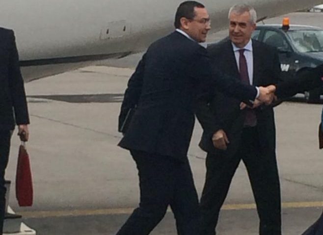 Panică în avionul în care se aflau Victor Ponta şi Călin Popescu Tăriceanu