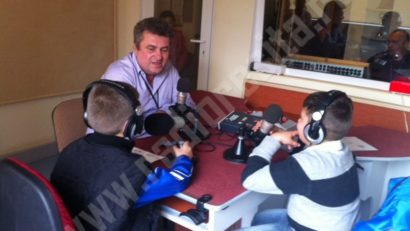 [FOTO] Elevii de la Brădişorul de Jos au vizitat Radio România Reşiţa