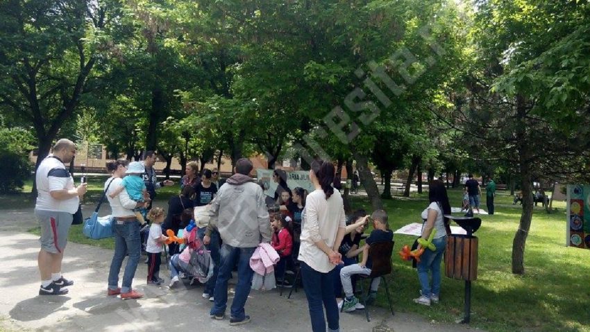 [FOTO] Liber la distracţie în Parcul Tricolorului din Reşiţa