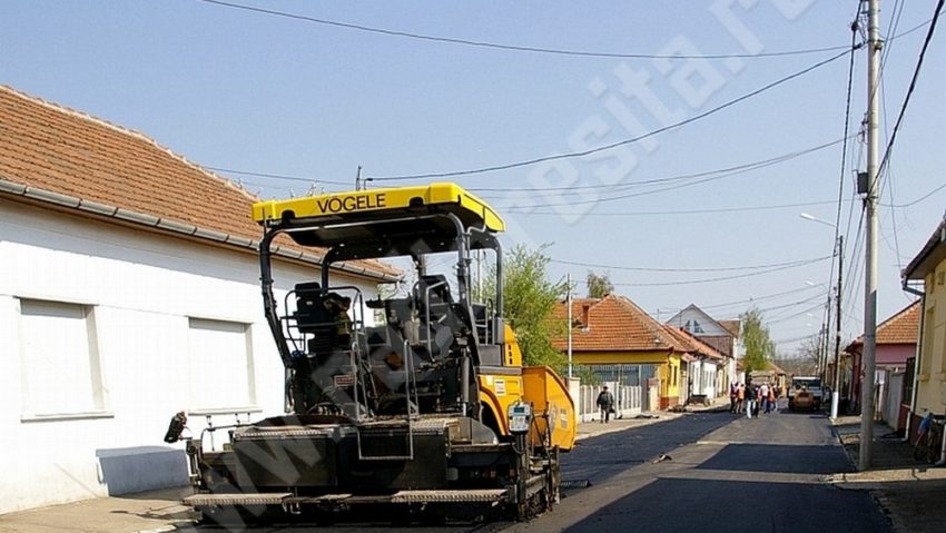 Au început asfaltările de străzi