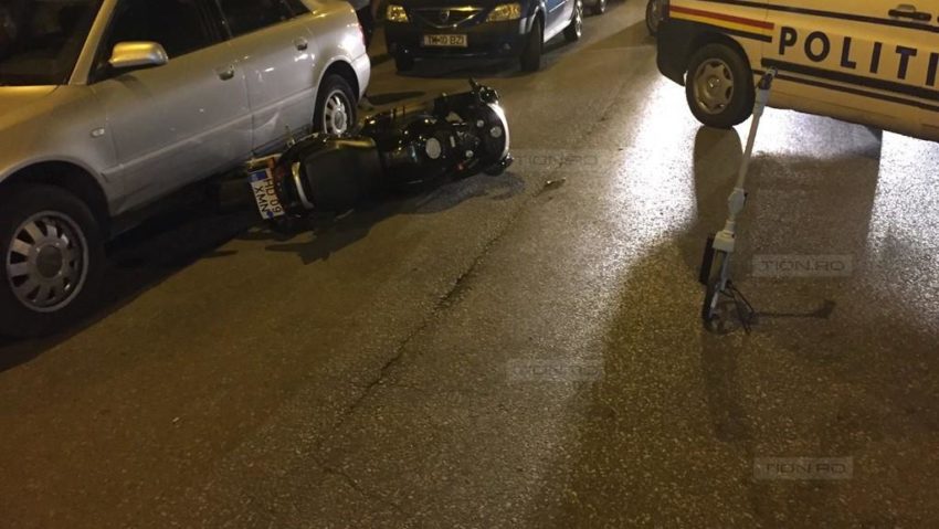 Motociclist la spital, după ce a intrat în plin într-o maşină