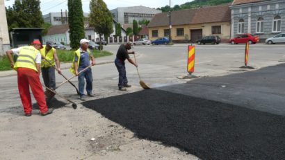 [FOTO] Primăria Reşiţa este preocupată de crearea de locuri de parcare