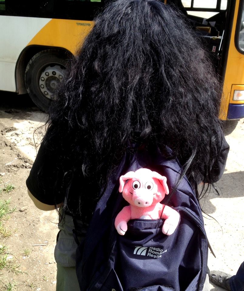 rozi cu daiana la curatenie gunoaie, campanie rrr
