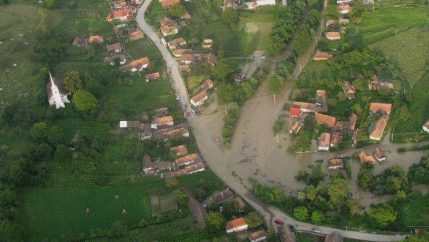 „Atenţie! Acesta este un exerciţiu de simulare. Datele nu corespund realităţii.”