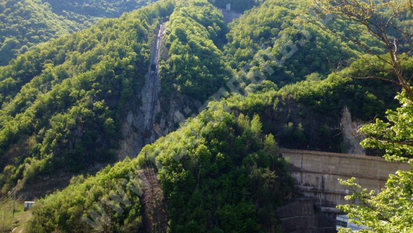 Au început acţiunile de curăţare şi refacere a traseelor turistice din Parcul Naţional Domogled-Valea Cernei