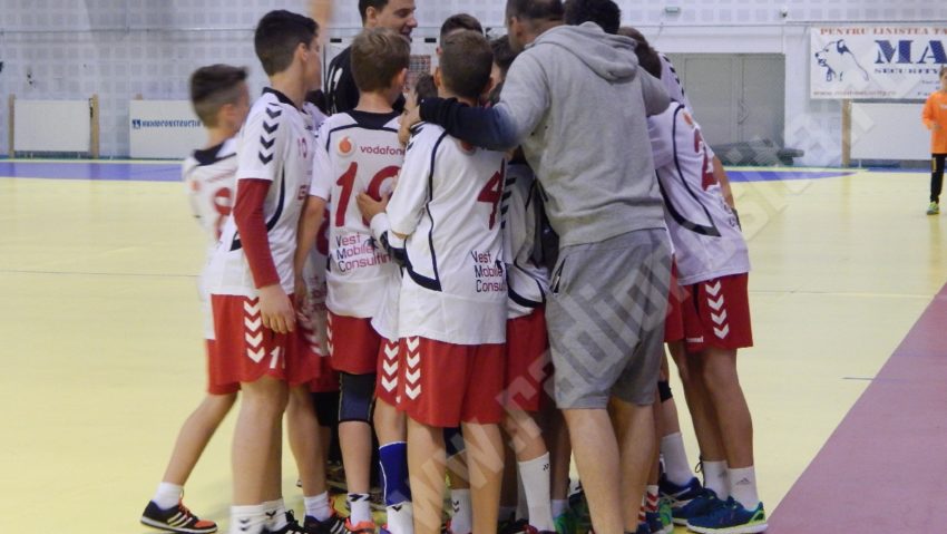 [Foto] HC Adrian Petrea a debutat cu dreptul la turneul final al juniorilor IV