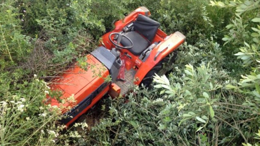 Accident tragic la Sinersig. Un tânar a murit după ce s-a răsturnat cu tractorul