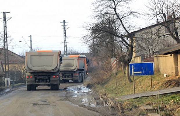 Amenzi pentru traficul greu într-o comună timişeană